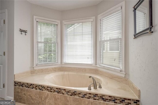 Building Photo - 501 Defoors Landing NW