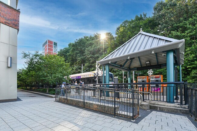 Building Photo - 800 Jackson St