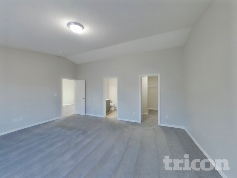 Building Photo - 9825 Rhodes Ln