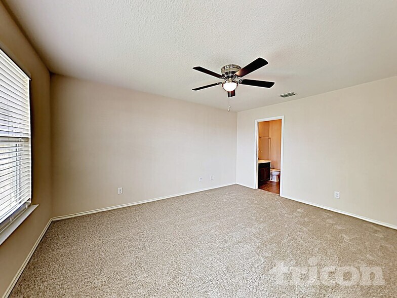 Building Photo - 2319 Camberly View