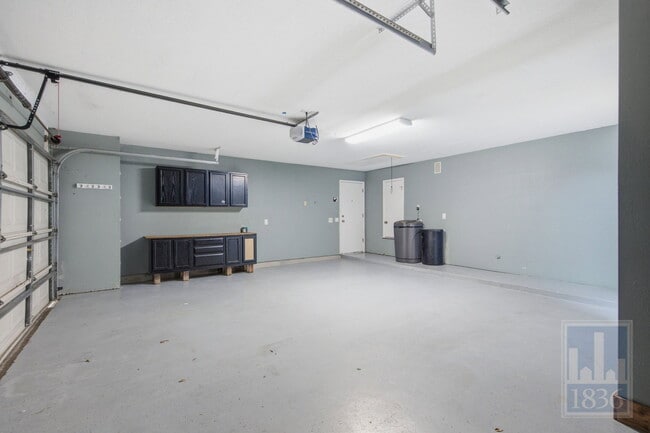 Building Photo - 8507 Jilbur Dr