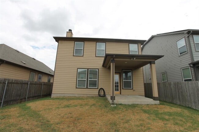 Building Photo - 907 Solitude Dr