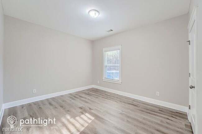 Building Photo - 5 br, 3 bath House - 2501 Wevok Way SE UNIT