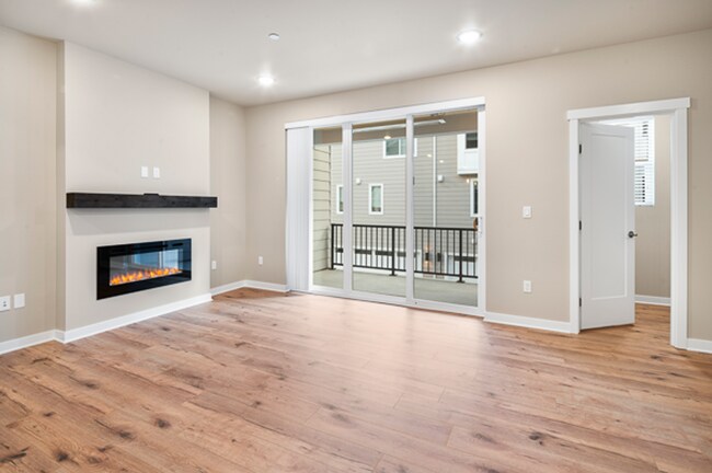 Building Photo - Kenmore Townhome | 4 Bed 3.5 Bath | $3,725
