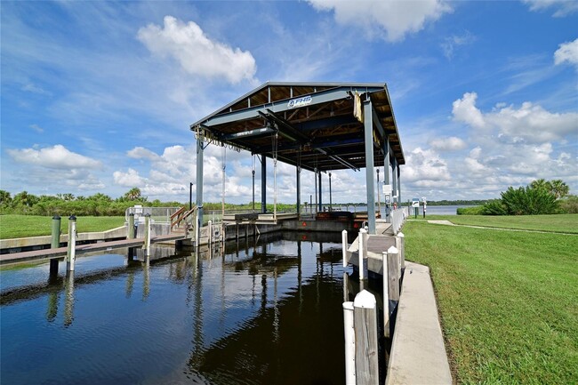 Building Photo - RiverView: Spectacular 2 BR / 2 BA waterfr...