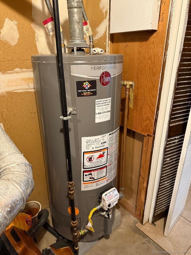 Building Photo - 65 Hitchcock Dr