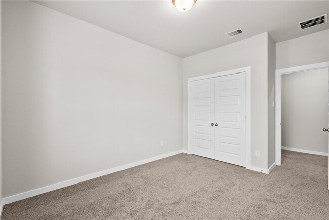 Building Photo - 594 Avisa Dr