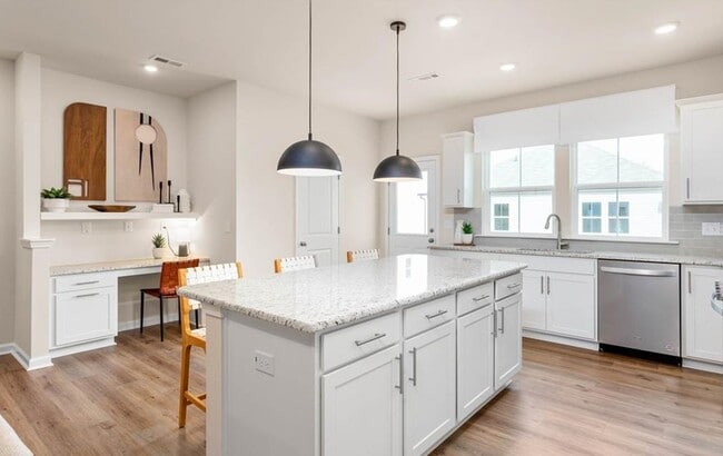 Building Photo - 805 Falls Grove Trl