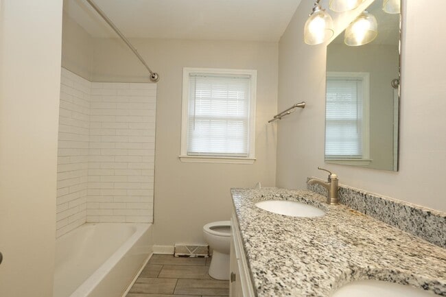 Building Photo - 4033 Fieldcrest Rd