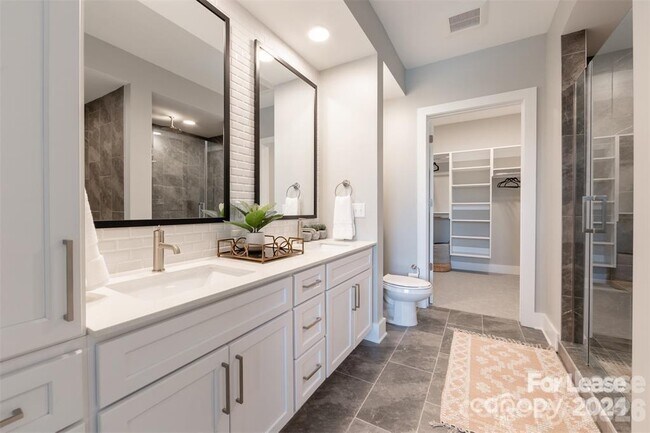 Building Photo - 13230 Ballantyne Corporate Pl