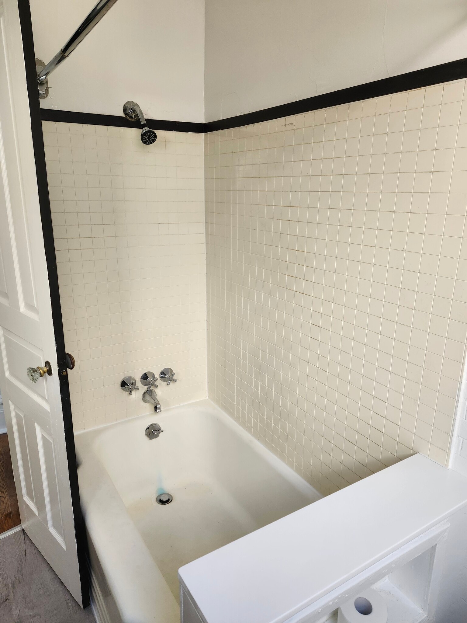 bathroom - 1627 N 2nd St