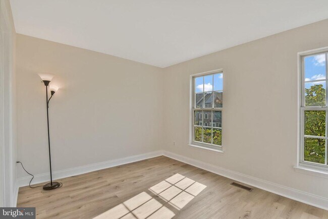 Building Photo - 8872 Stable Forest Pl