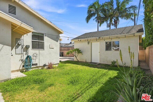 Building Photo - 8845 Glider Ave