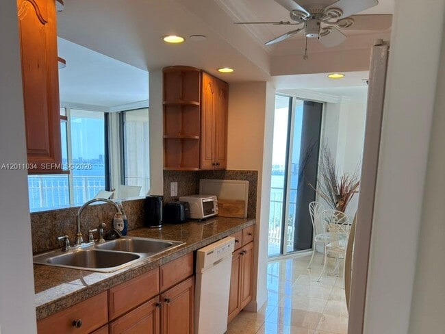 Building Photo - 4000 Towerside Terrace