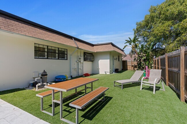 Building Photo - 486 NW 1st St