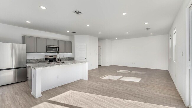 Building Photo - 4422 Chandler Rd