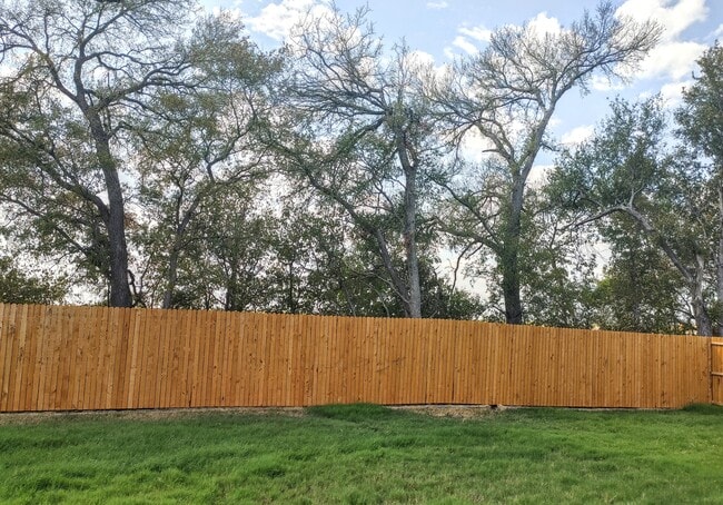 Building Photo - 1450 Cherrybark Dr