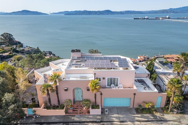 Building Photo - 245 Water St