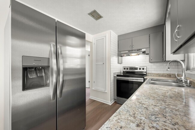 Building Photo - 11057 Bluehill Dr
