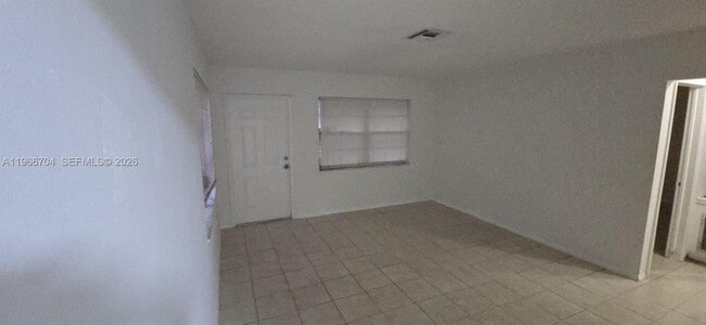 Building Photo - 1961 Liberty St