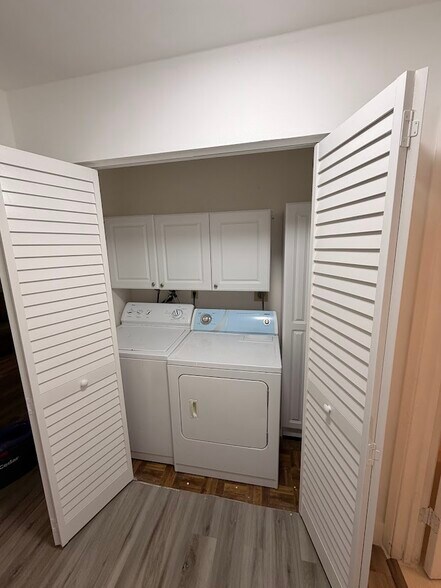 Laundry - 9517 NW 2nd Pl