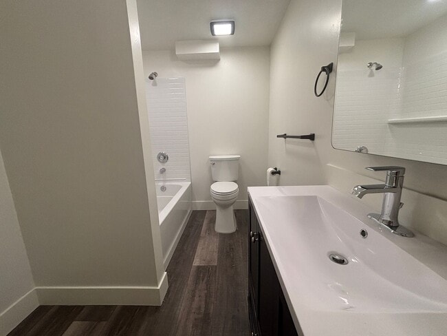 Building Photo - MOVE IN SPECIAL-- DECEMBER RENT FREE--Wonderful Single-Family Home in The Highland Area