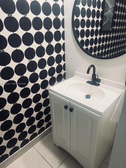 Building Photo - 522 SW 19th Way