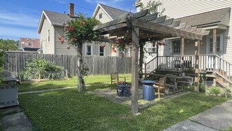 Building Photo - 1812 W 45th St