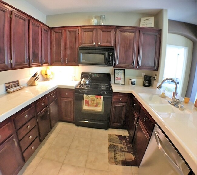 Building Photo - Air Conditioned Oceanside home!!!