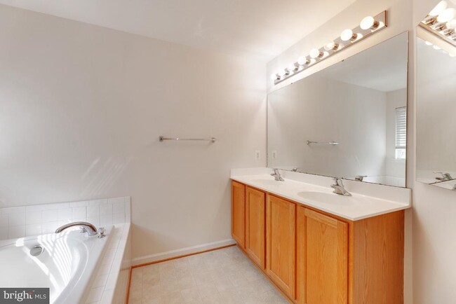 Building Photo - 1479 Fawn Hollow Ln