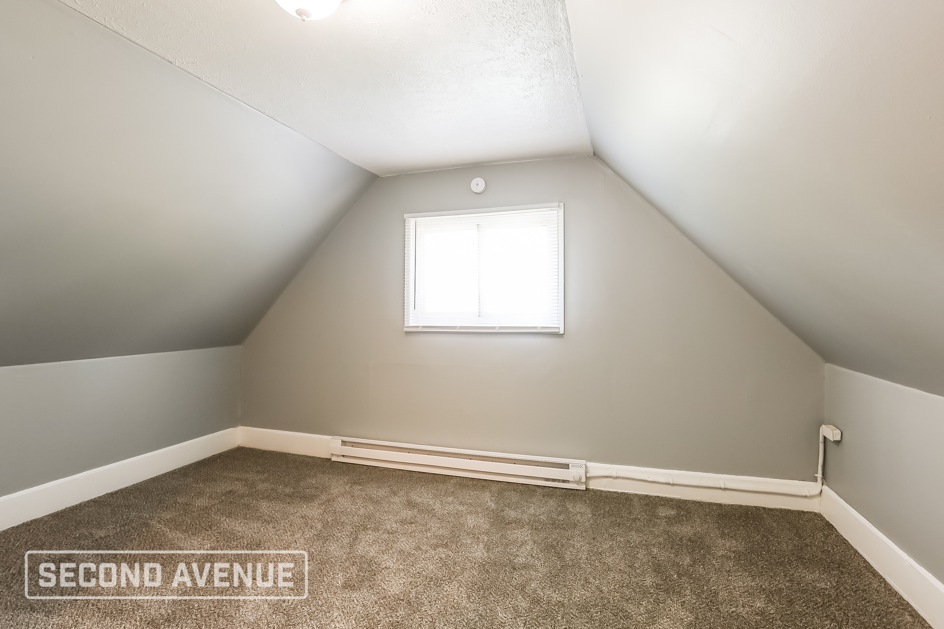 Building Photo - 424 W 41st St
