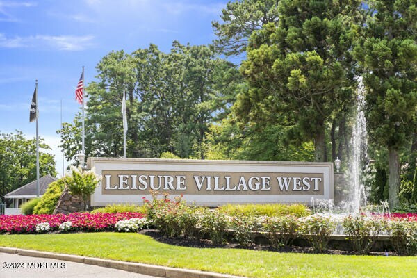 Building Photo - 1114B Thornbury Ln