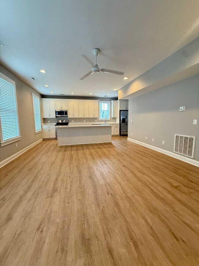 Building Photo - 9 Hanover St