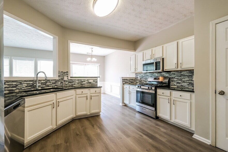 Building Photo - 461 Pondweed Dr