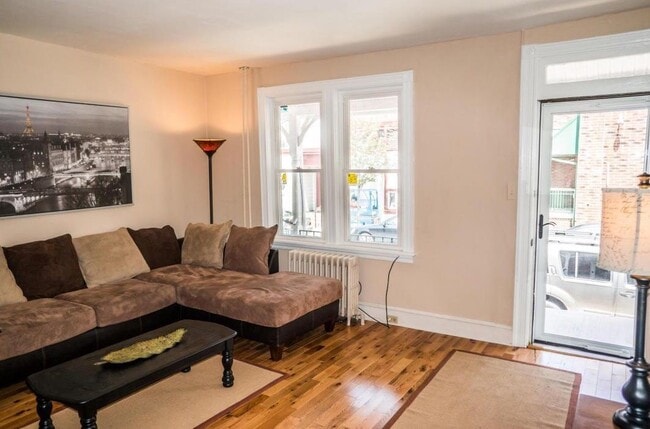 Building Photo - 512 E Fulton St