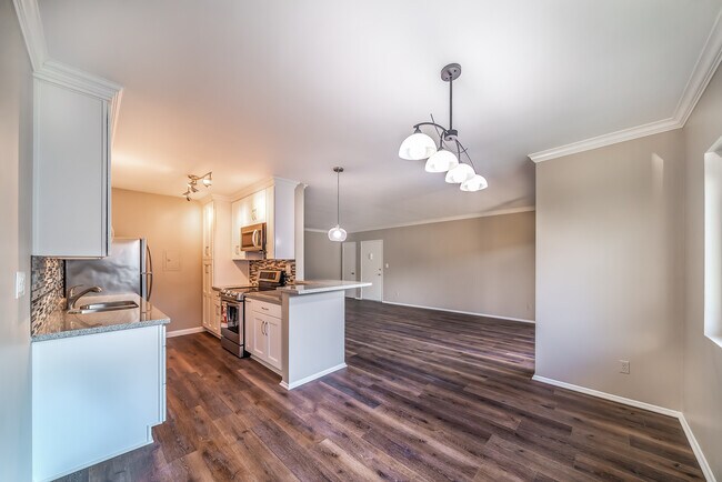 Building Photo - 5328 Newcastle Ave