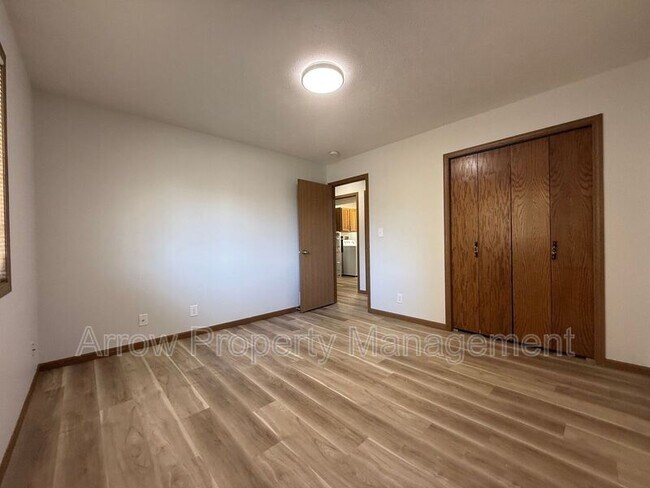 Building Photo - 535 Oak St