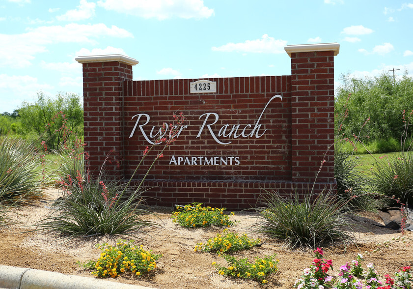 Entrance Sign - River Ranch