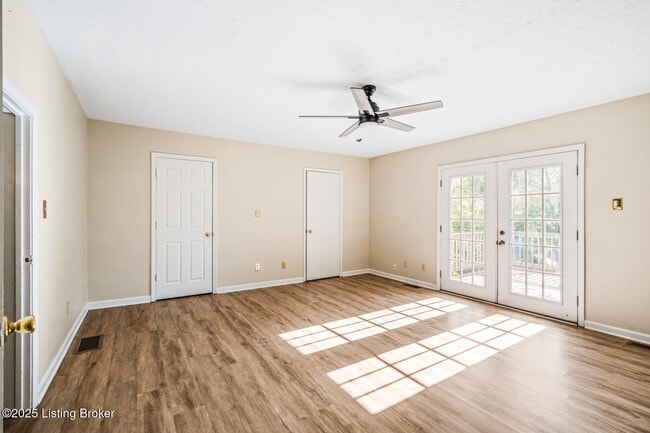 Building Photo - 614 E Brandeis Ave