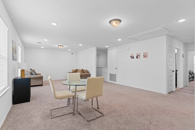 Building Photo - 9658 Caney Trails Rd