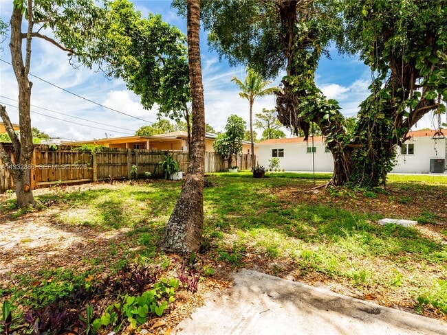 Building Photo - 254 SW 4th St