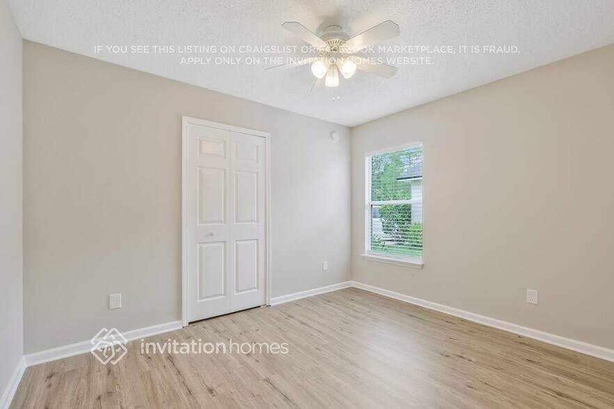 Building Photo - 1800 Northglen Cir