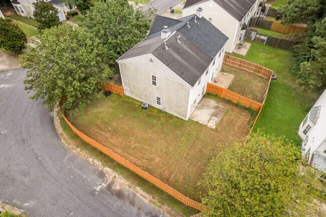 Building Photo - 5475 Hampton Ct