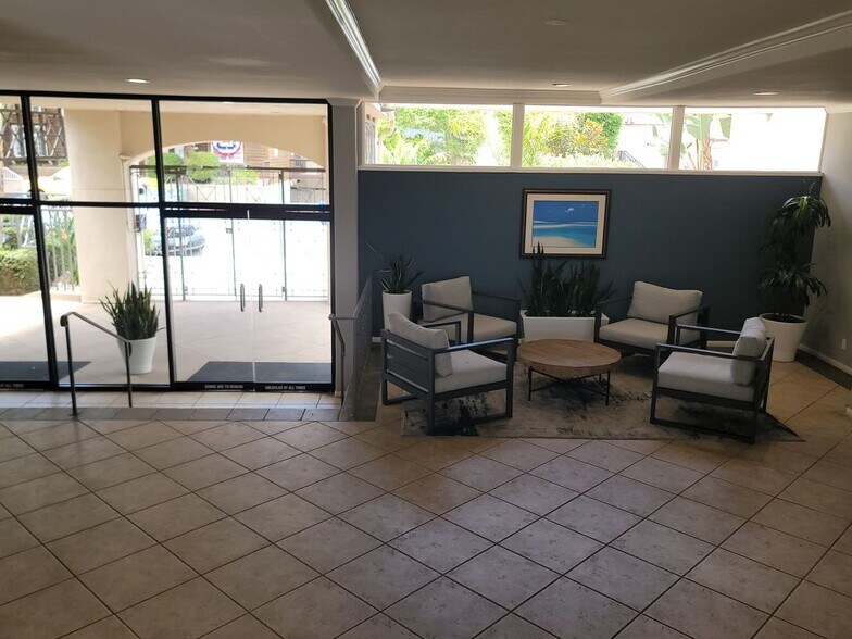 Building Photo - 1021 Scott St