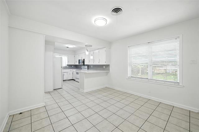Building Photo - 304 N Bonham Dr