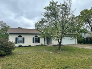 Building Photo - 6850 Buttermere Dr
