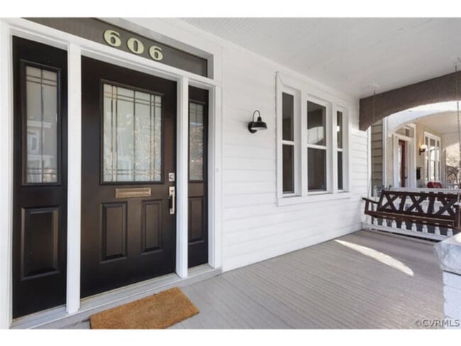 Building Photo - 3 Bed 2 Bathroom for Rent