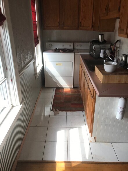 Building Photo - 6 Caroline St