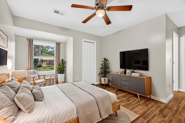Building Photo - Move-In Ready Home in Hanahan