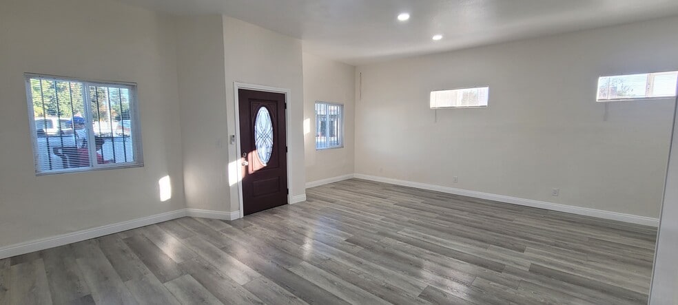 Entrance of studio living room area - 428 S Sultana Ave